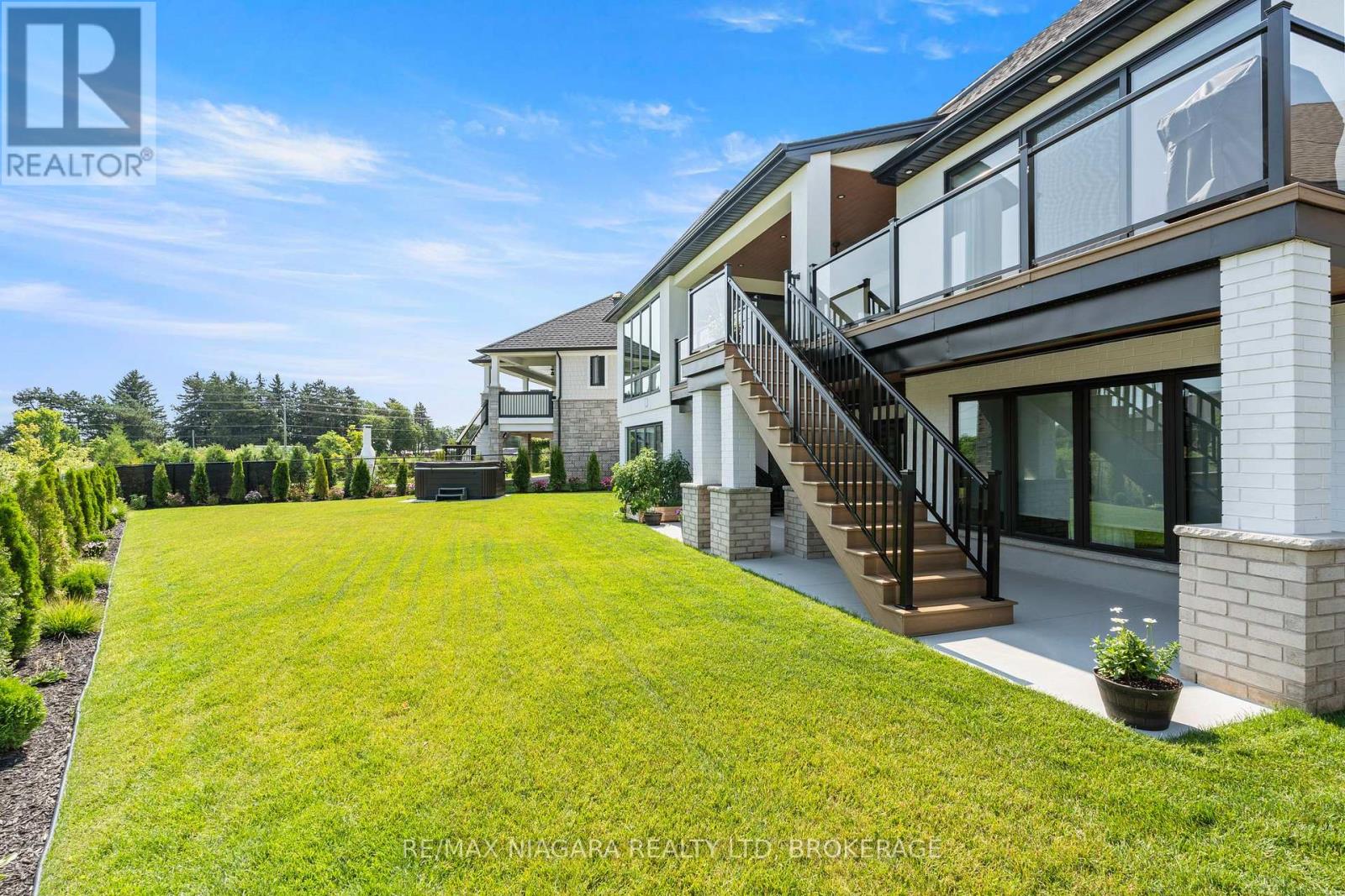 55 SWAN AVENUE - Image 5