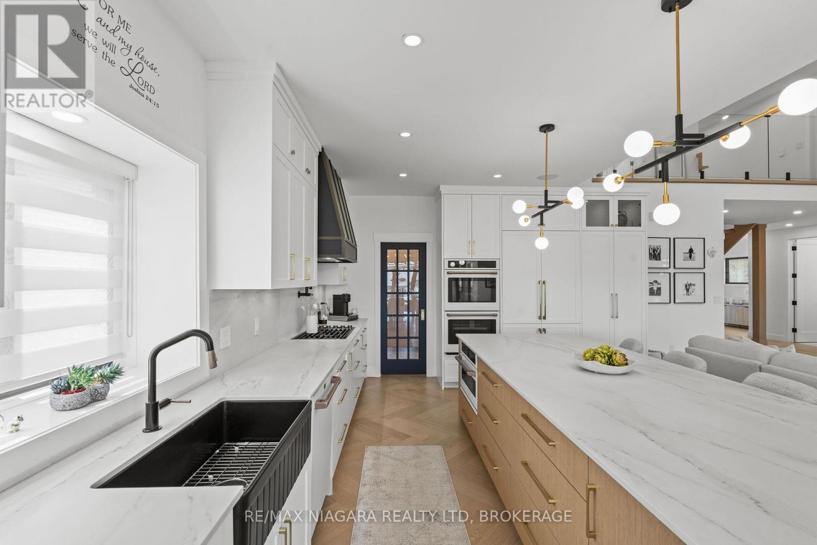 55 SWAN AVENUE - Image 8