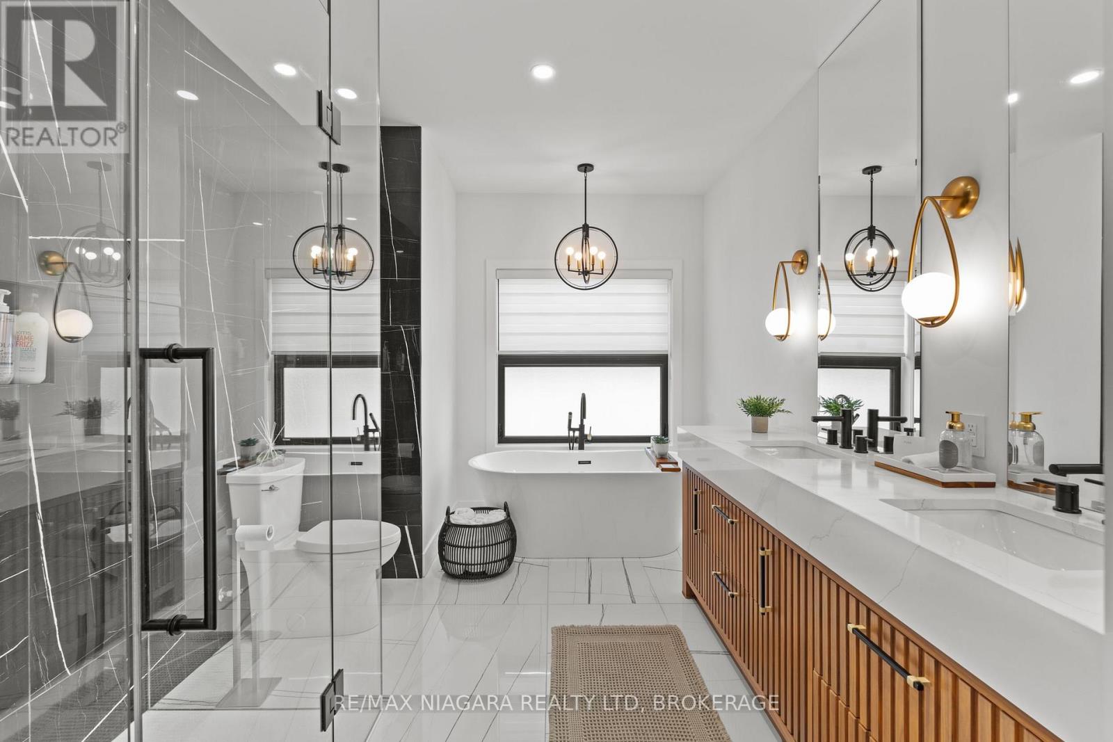 55 SWAN AVENUE - Image 9