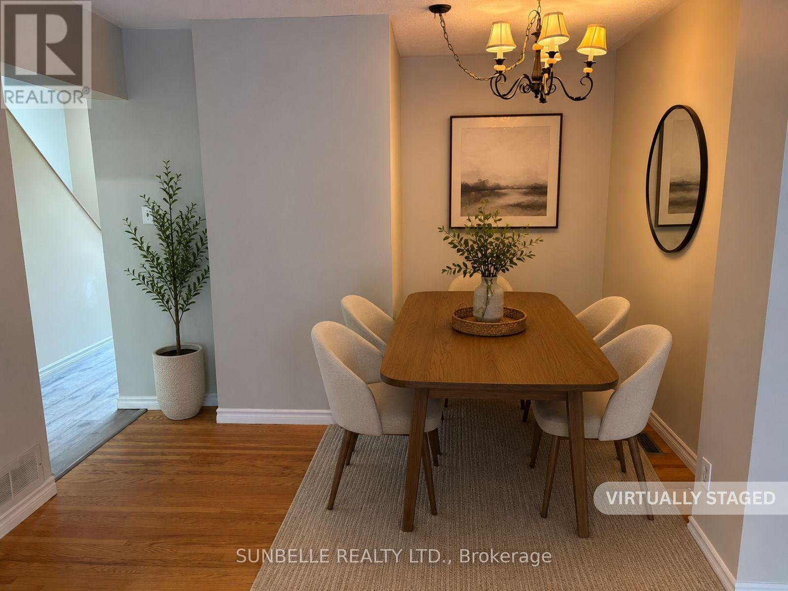 42 FLEETWOOD CRESCENT - 12