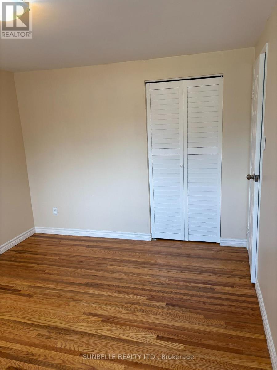 42 FLEETWOOD CRESCENT - 15