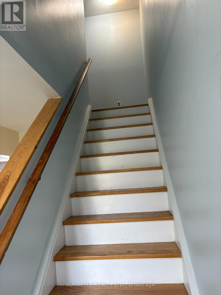 42 FLEETWOOD CRESCENT - 5