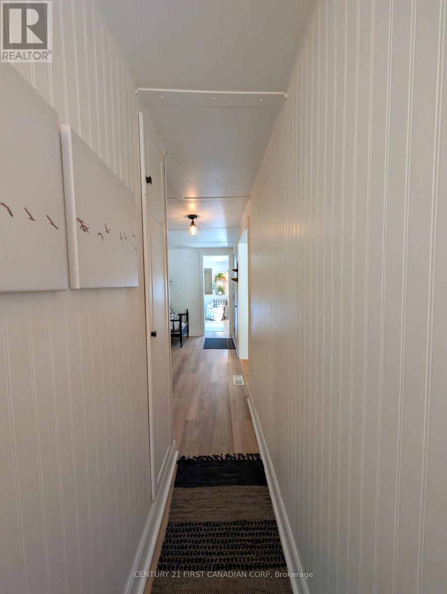 28- 79681 BLUEWATER HIGHWAY - 19