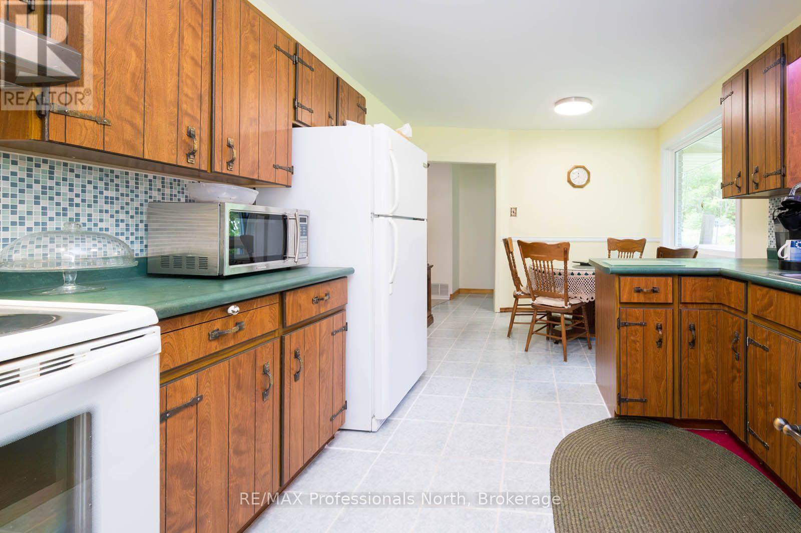 2501 MUSKOKA ROAD 117 HIGHWAY - 21
