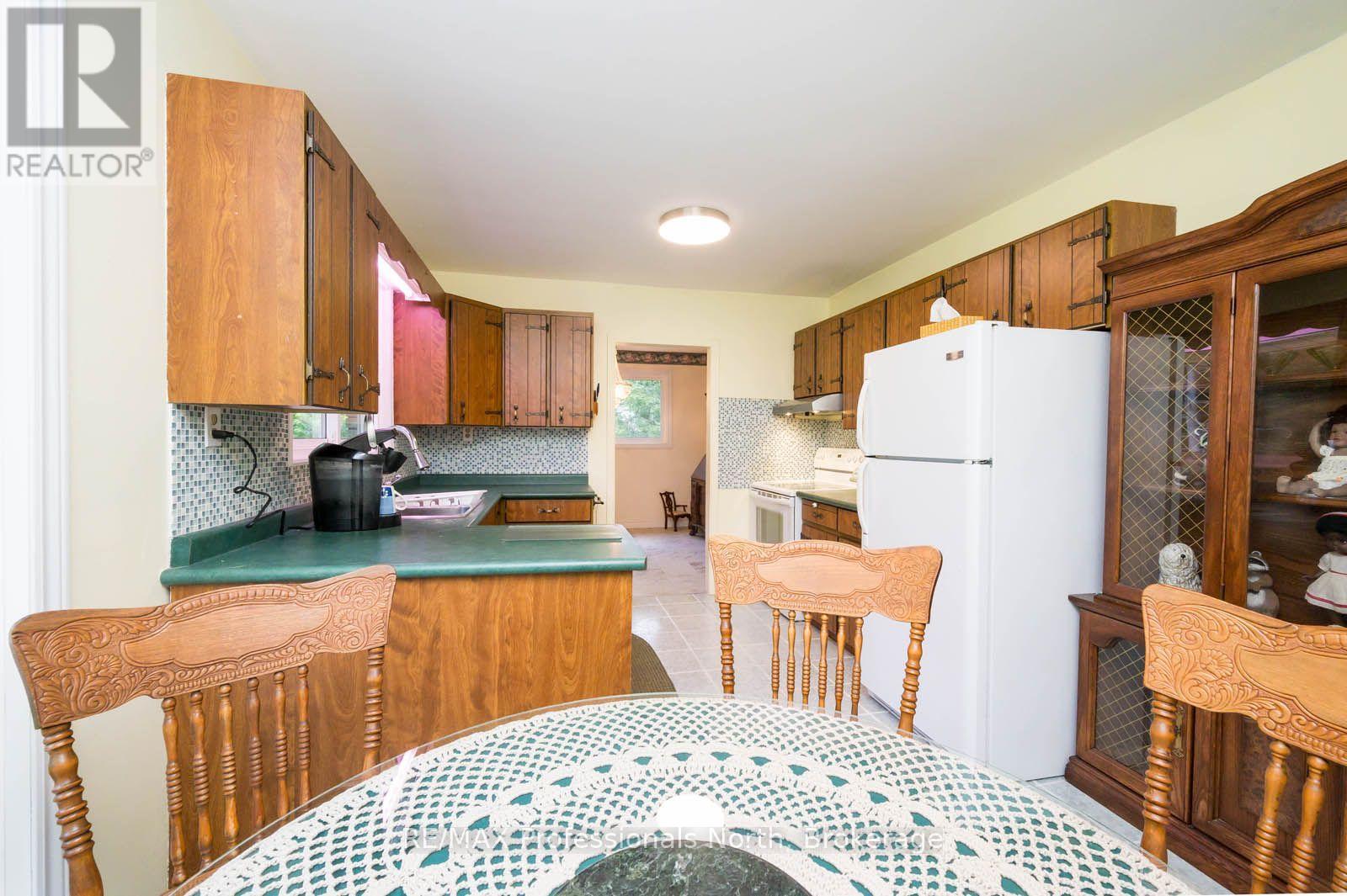 2501 MUSKOKA ROAD 117 HIGHWAY - 22