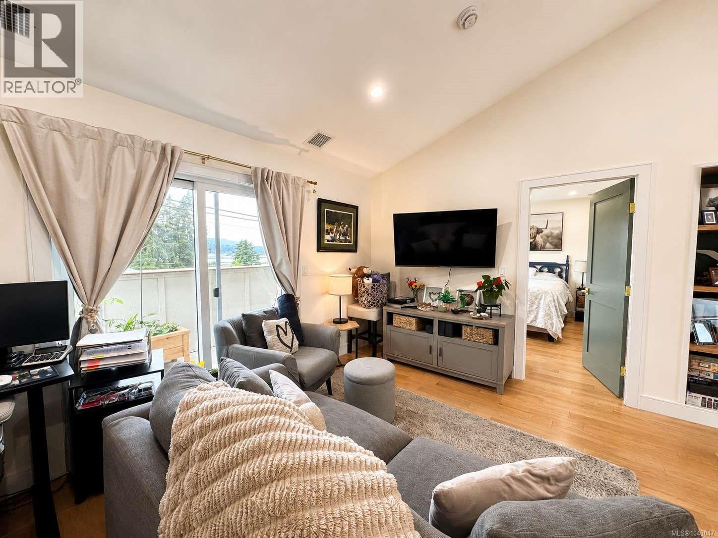 3376 6th Ave - 17