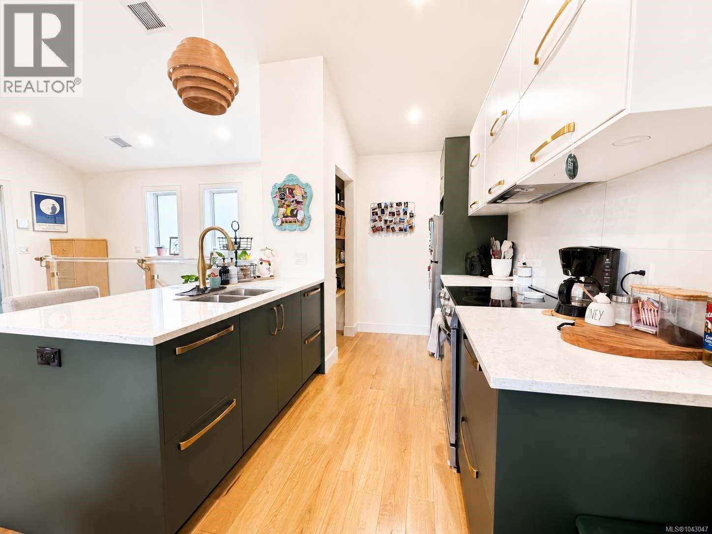 3376 6th Ave - 12