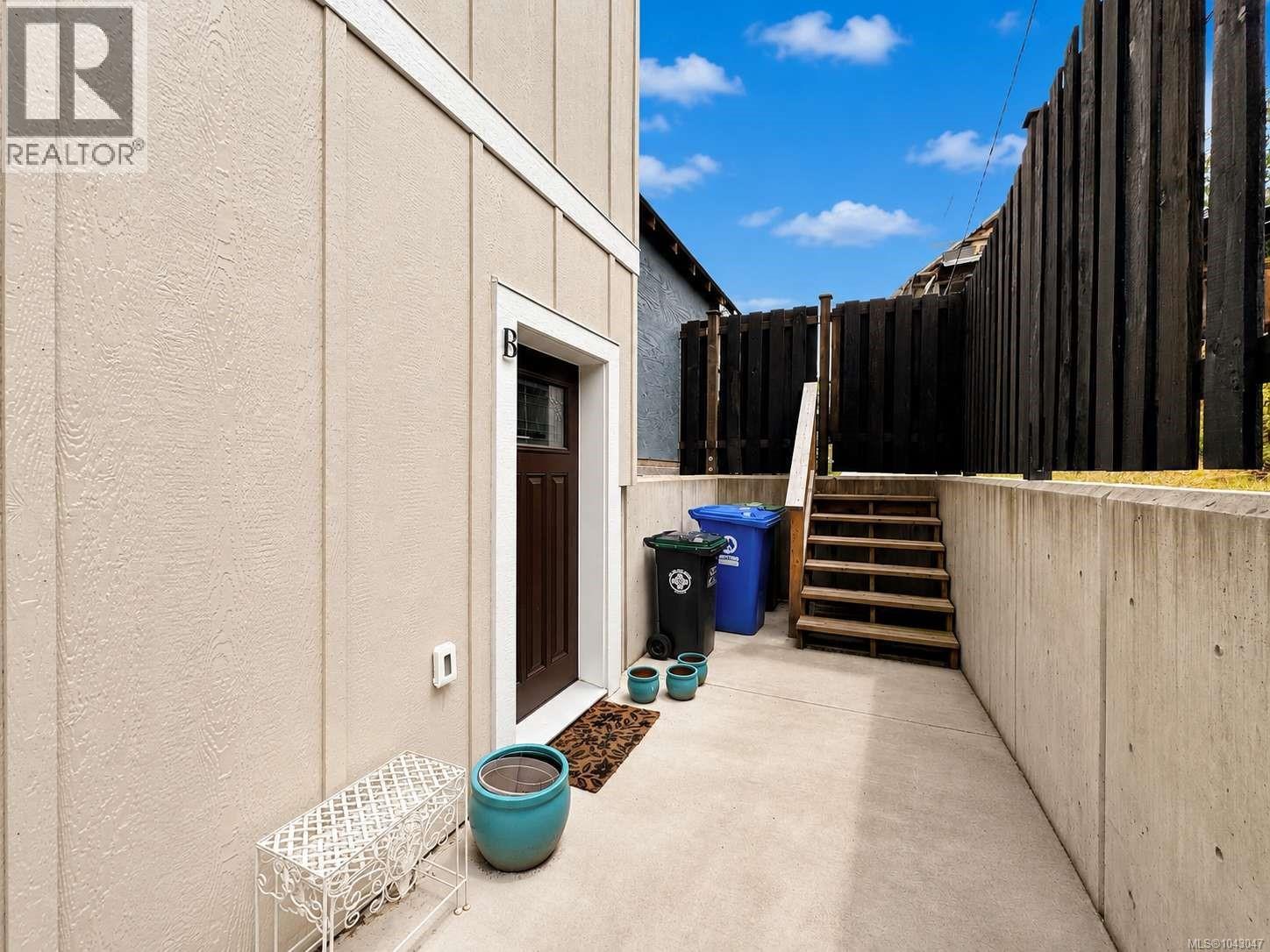 3376 6th Ave - 37