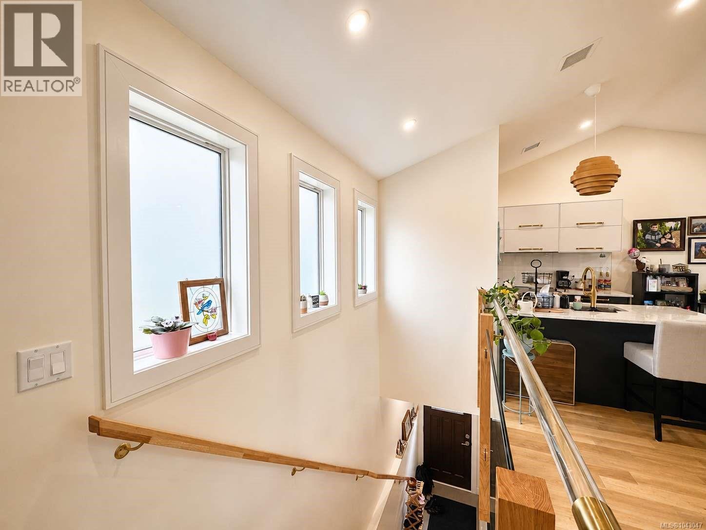 3376 6th Ave - 27