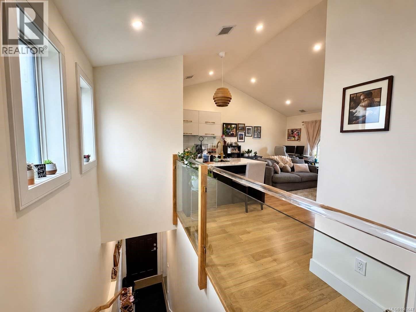 3376 6th Ave - 29