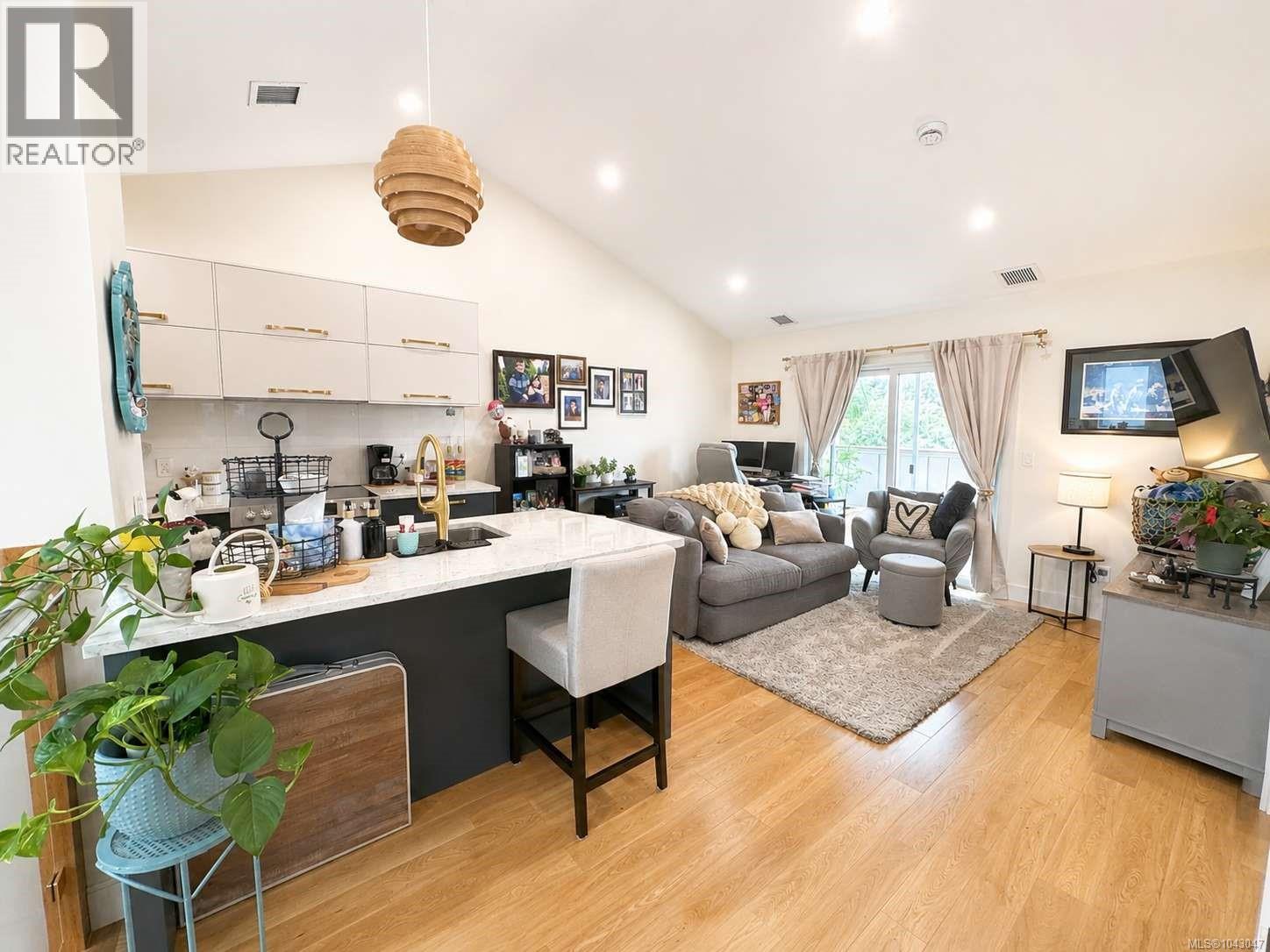 3376 6th Ave - Image 21