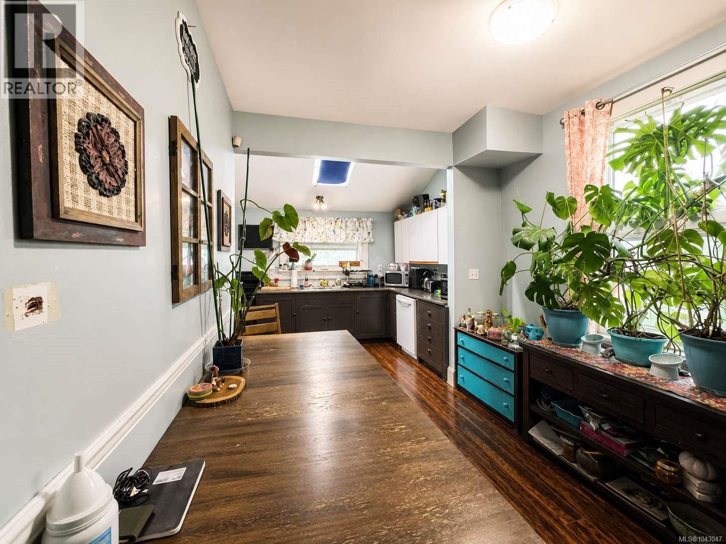 3376 6th Ave - 55