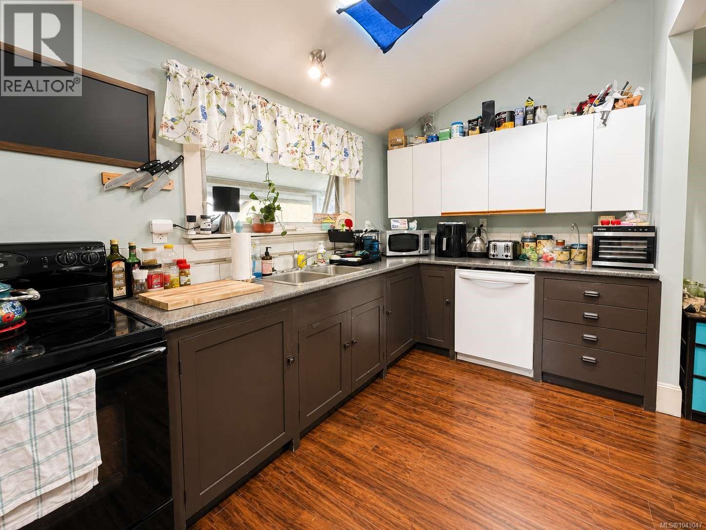 3376 6th Ave - 58