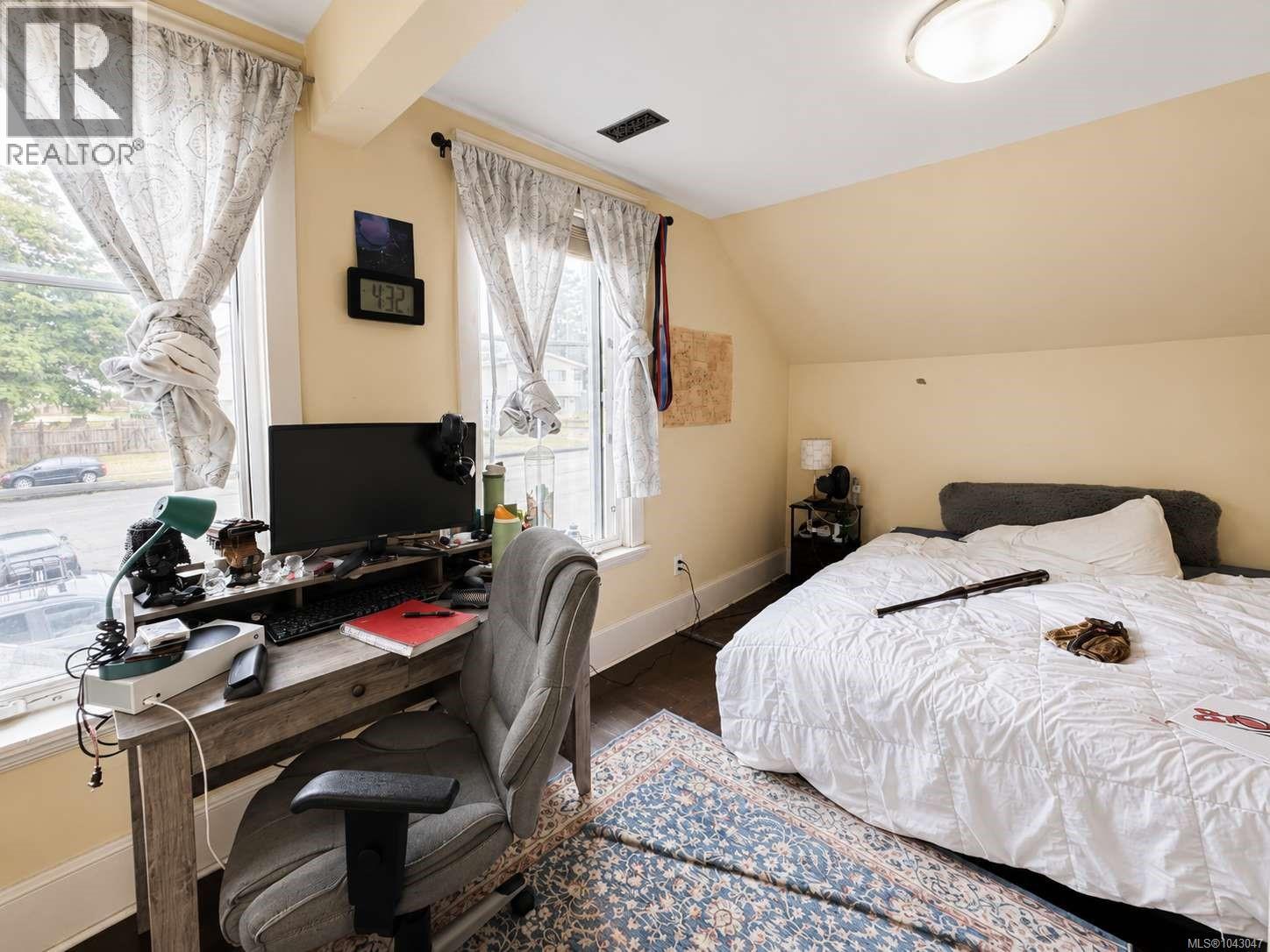 3376 6th Ave - 49
