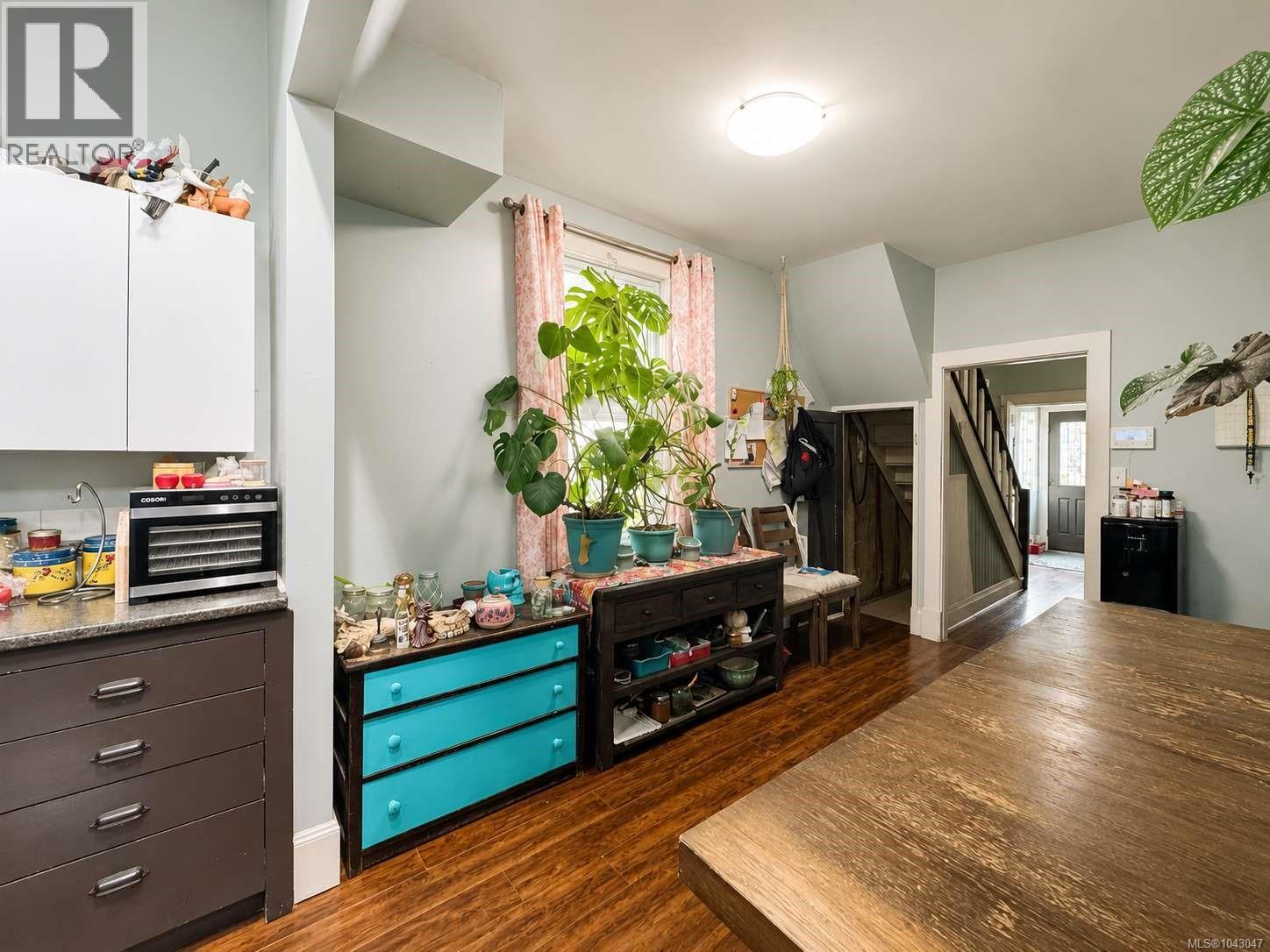 3376 6th Ave - 59