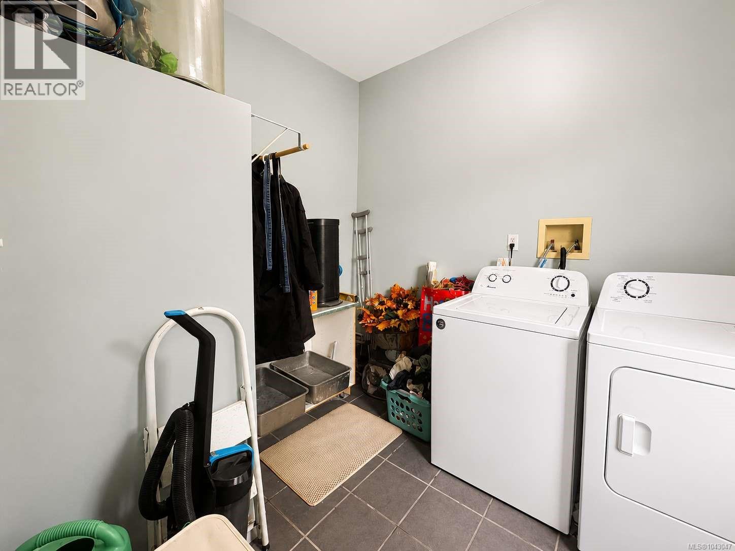3376 6th Ave - 62