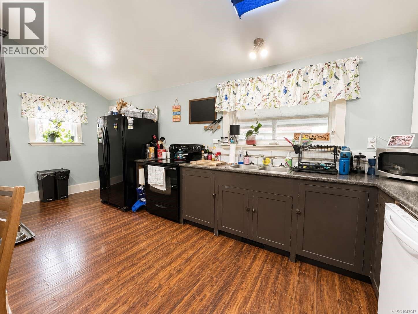 3376 6th Ave - 60