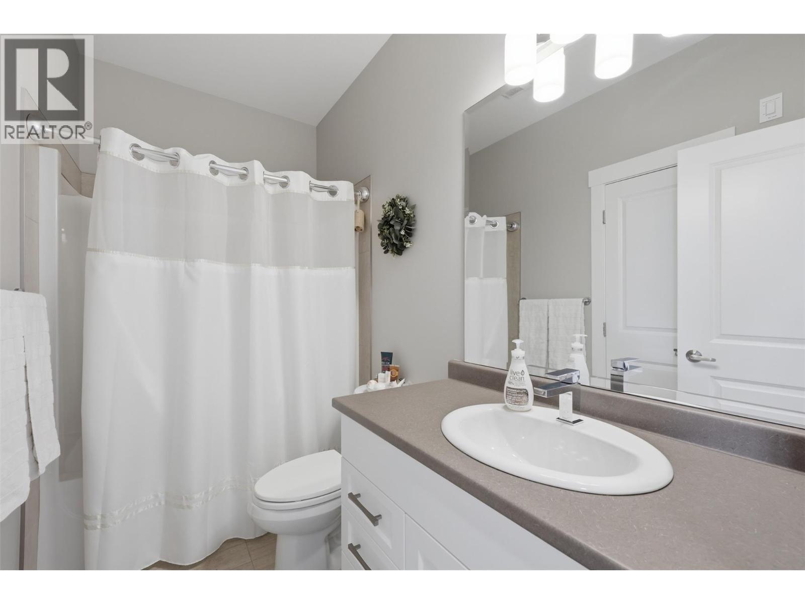 2352 Bossert Avenue - 21