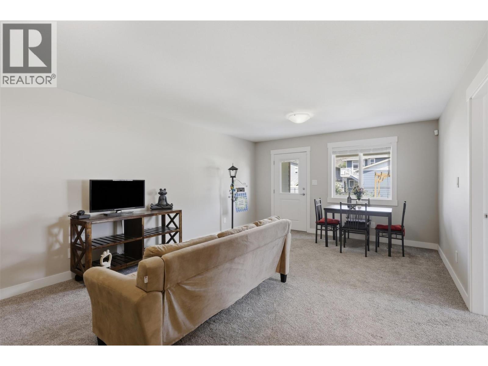 2352 Bossert Avenue - 25