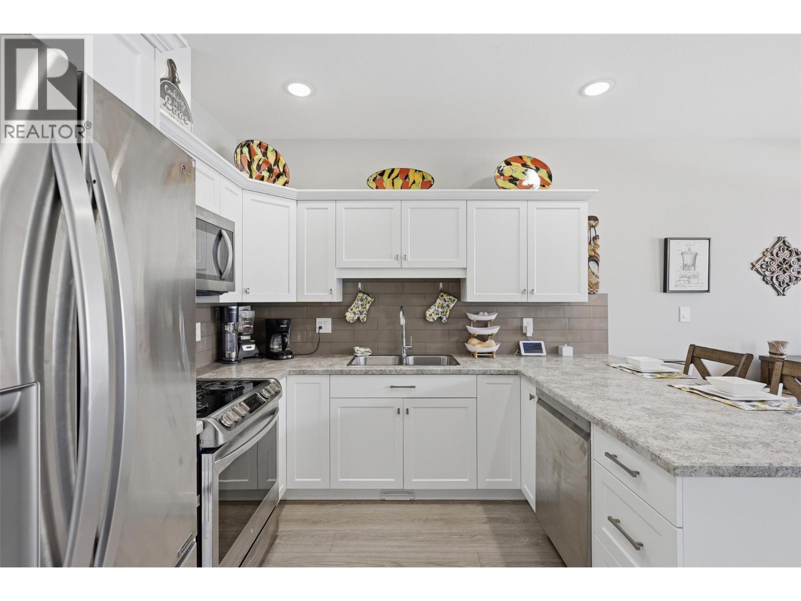 2352 Bossert Avenue - 8