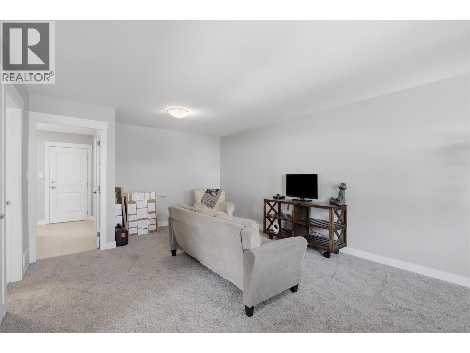 2352 Bossert Avenue - 26