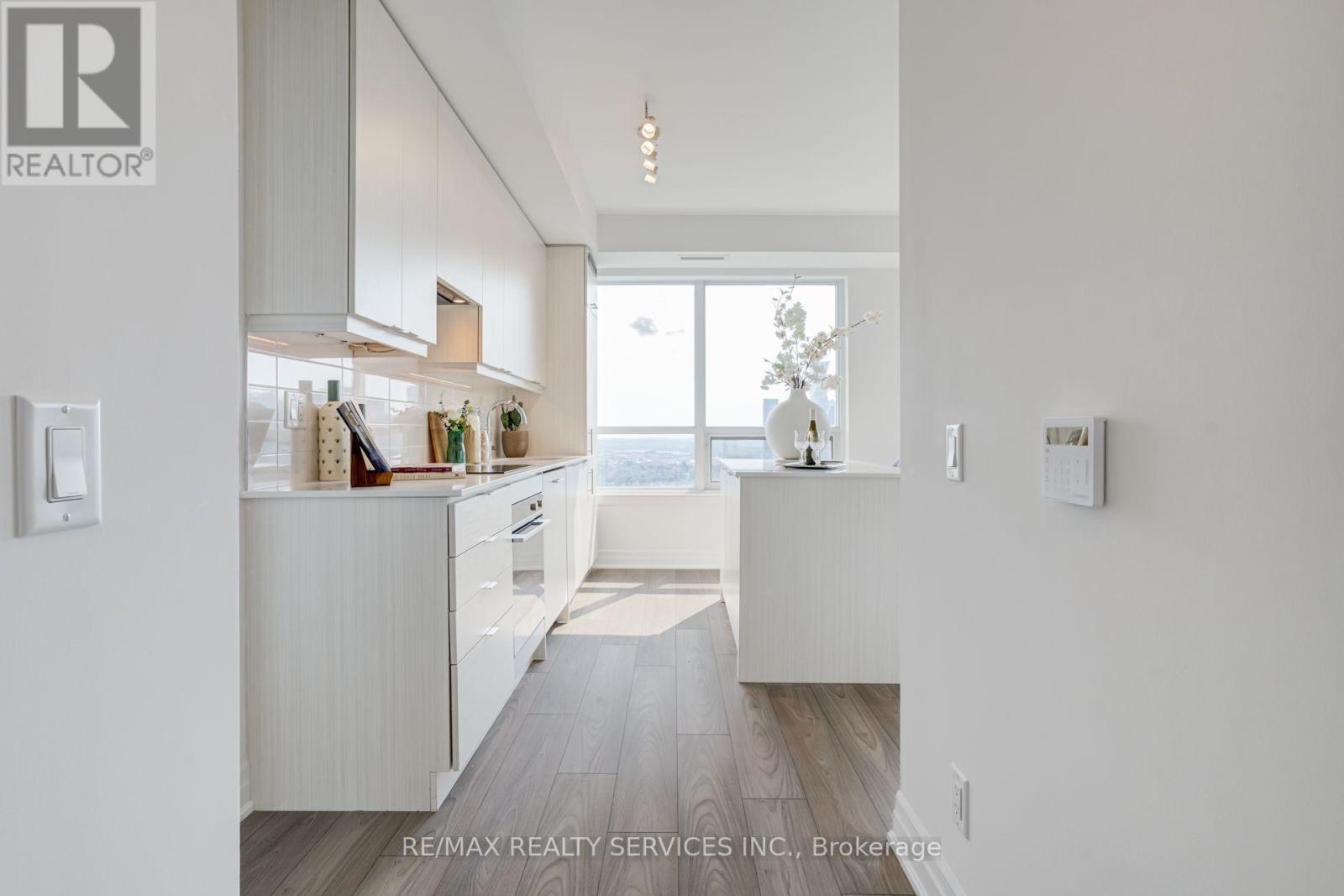 #2909 36 ELM DRIVE - 10