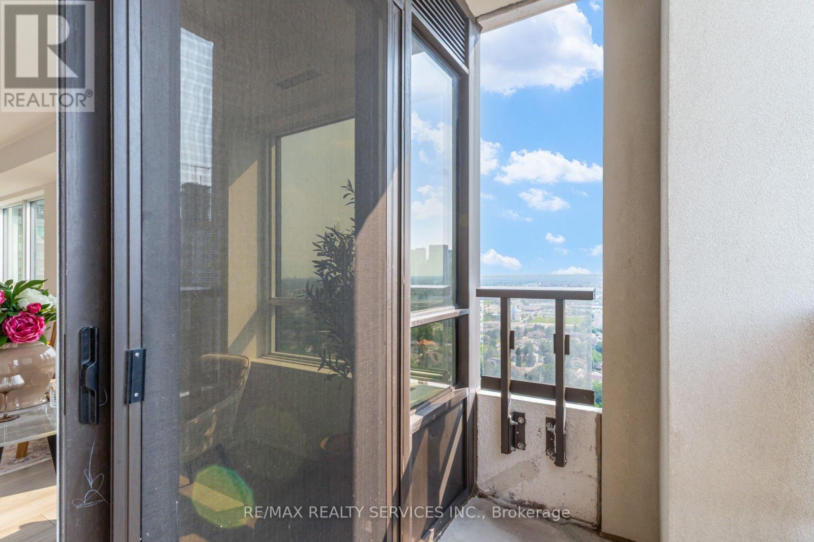 #2909 36 ELM DRIVE - Image 34