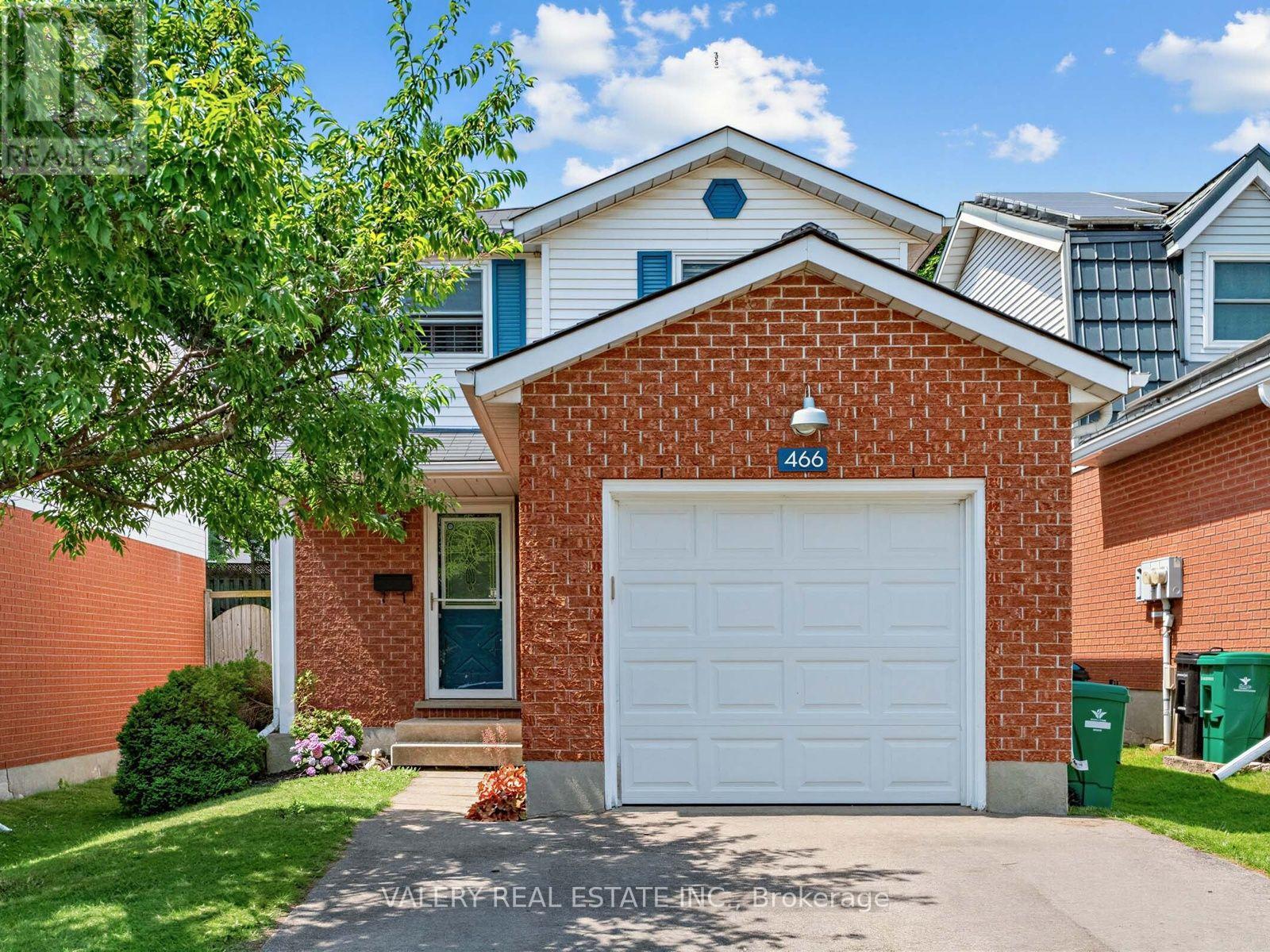 466 MISTY CRESCENT - 1