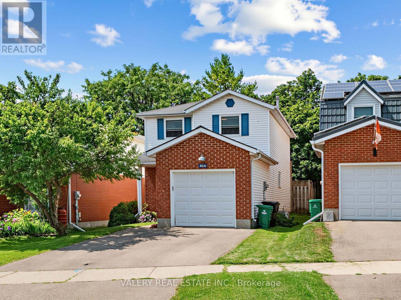 466 MISTY CRESCENT - 2