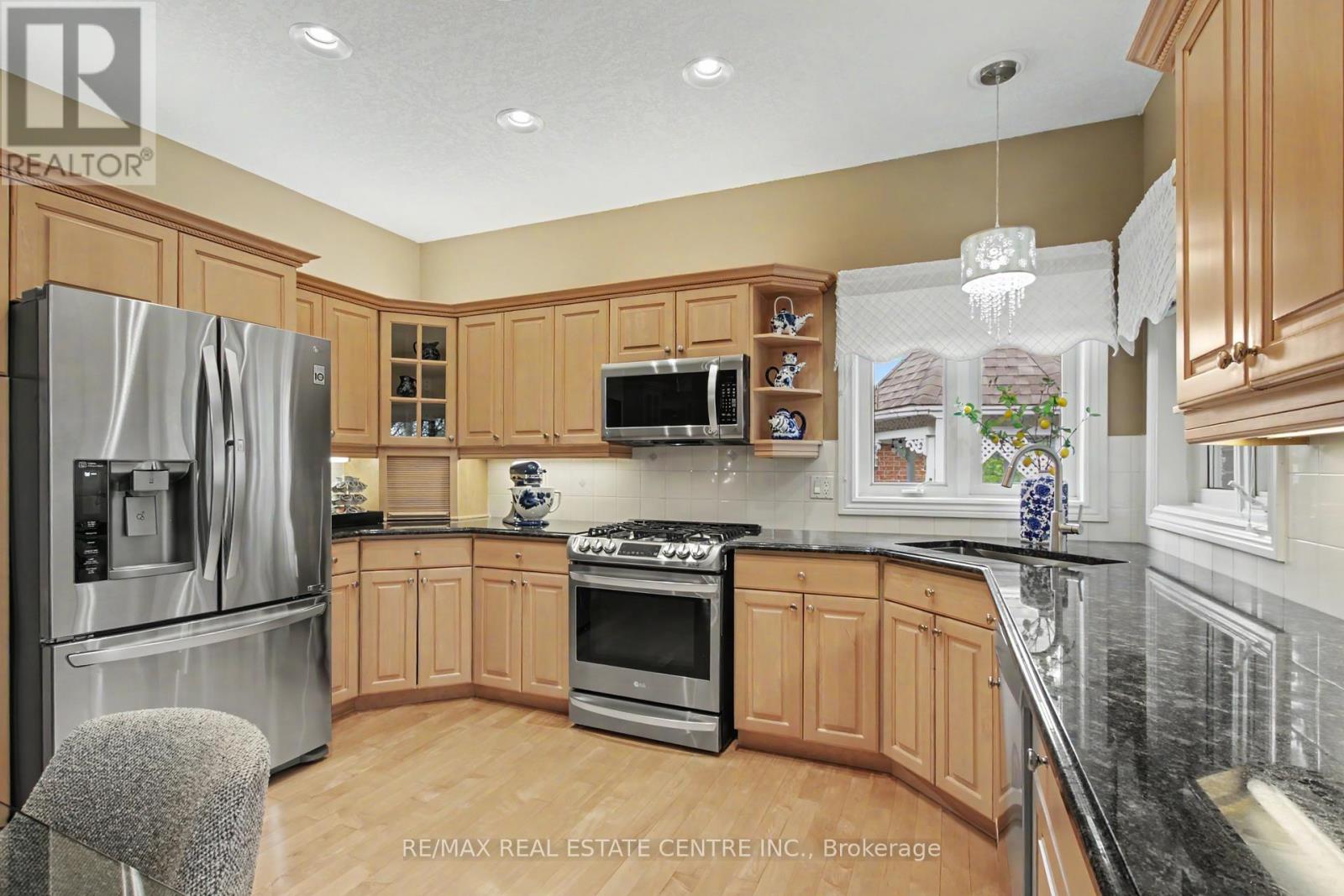 183 TAYLOR AVENUE - Image 14