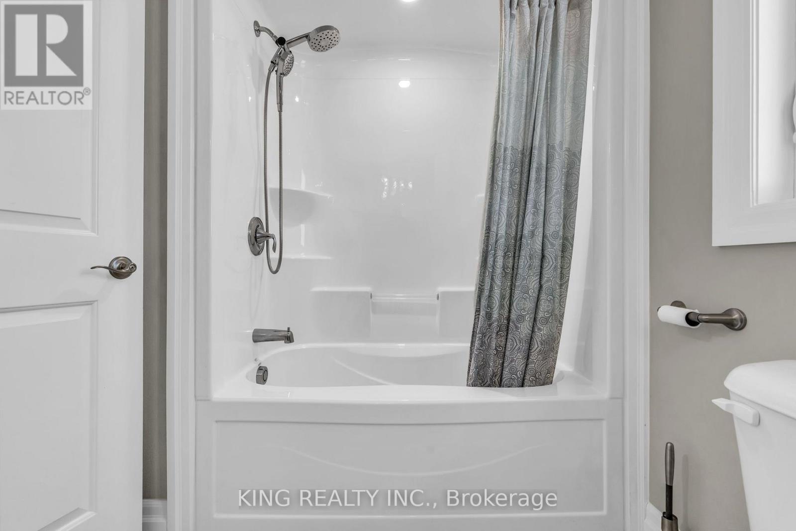 #33 1061 EAGLETRACE DRIVE - Image 24