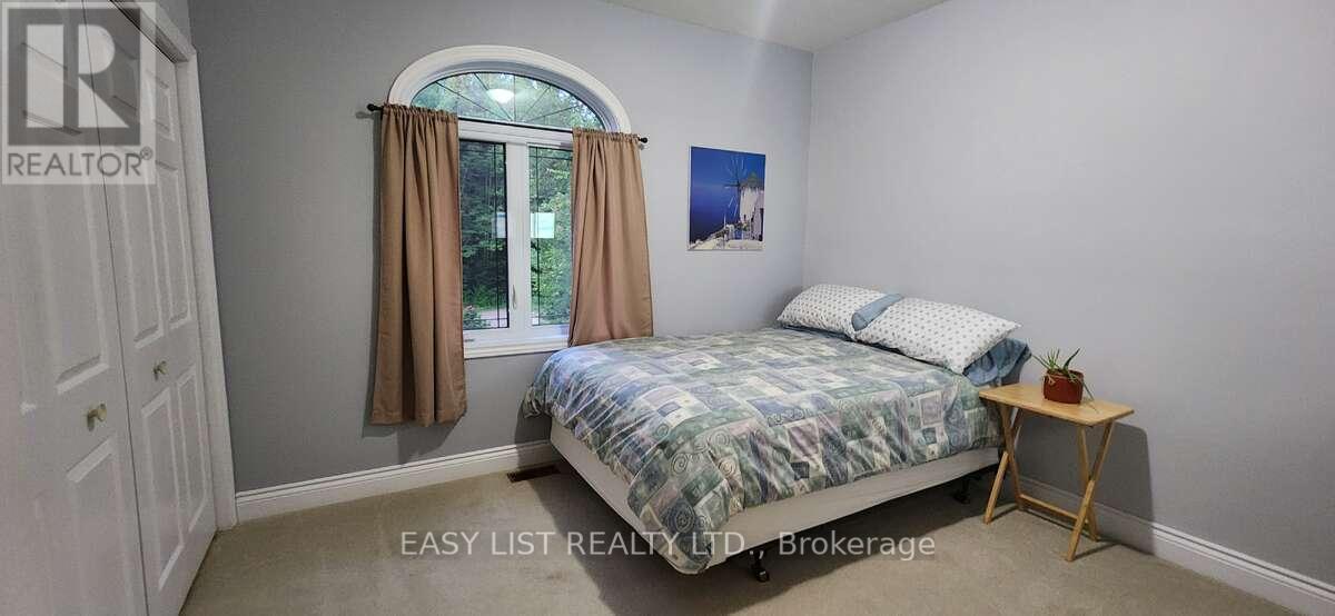 110 MONCK SQUARE - Image 16