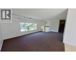 Family room - 13091 277 Road, Charlie Lake, BC V0C1H0 Photo 9