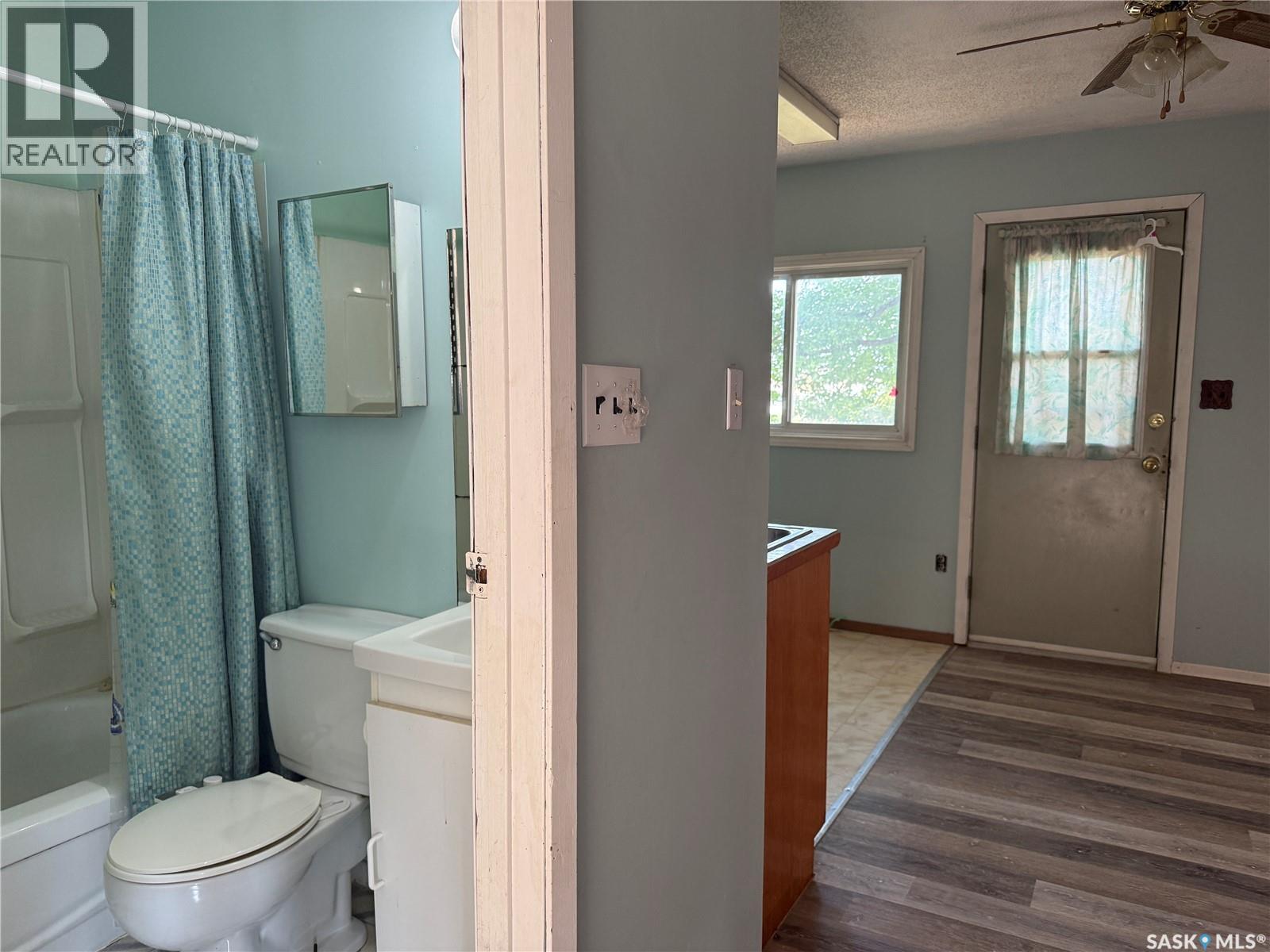 25 Home STREET W - Image 11