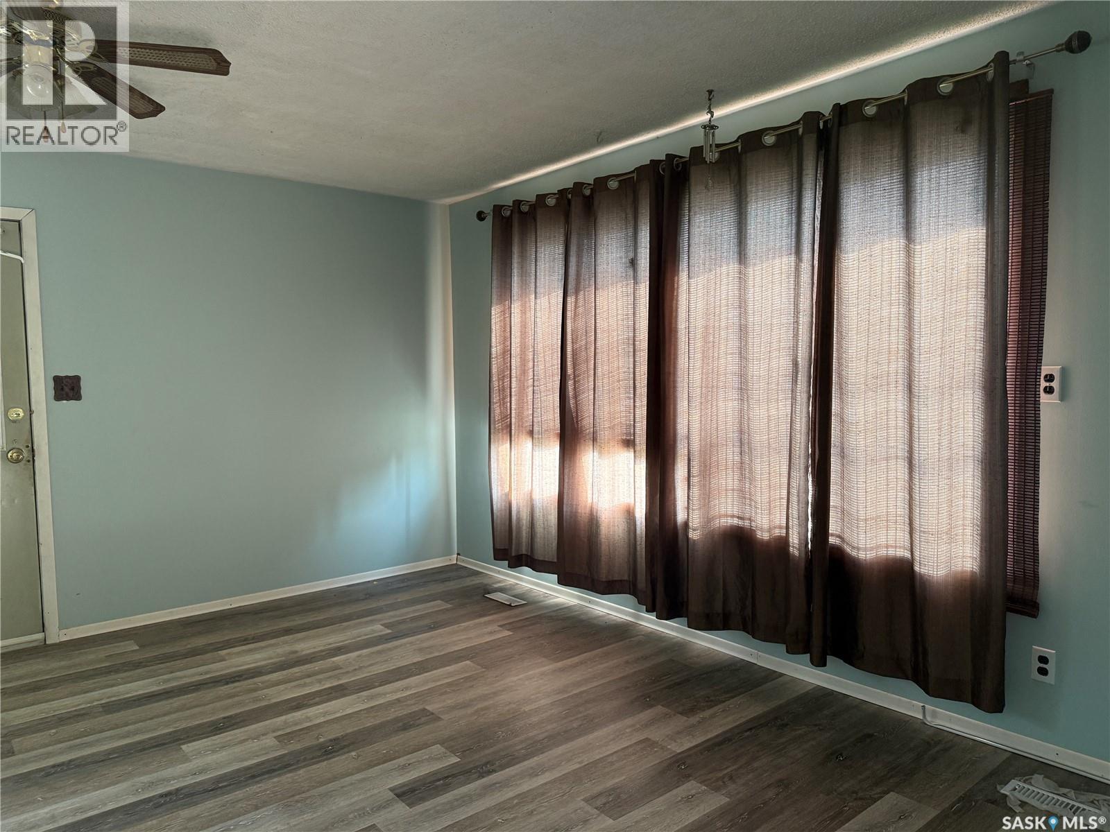 25 Home STREET W - Image 10