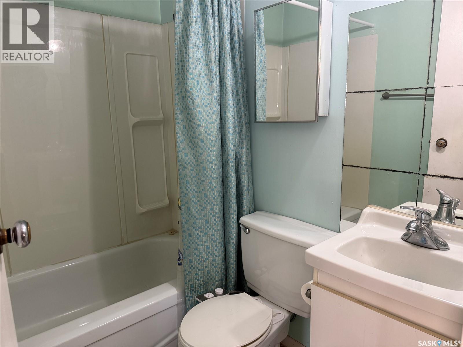 25 Home STREET W - Image 12