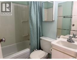 Bedroom - 25 Home Street W, Moose Jaw, SK S6H4X2 Photo 12