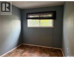 25 Home Street W, Moose Jaw, SK S6H4X2 Photo 29