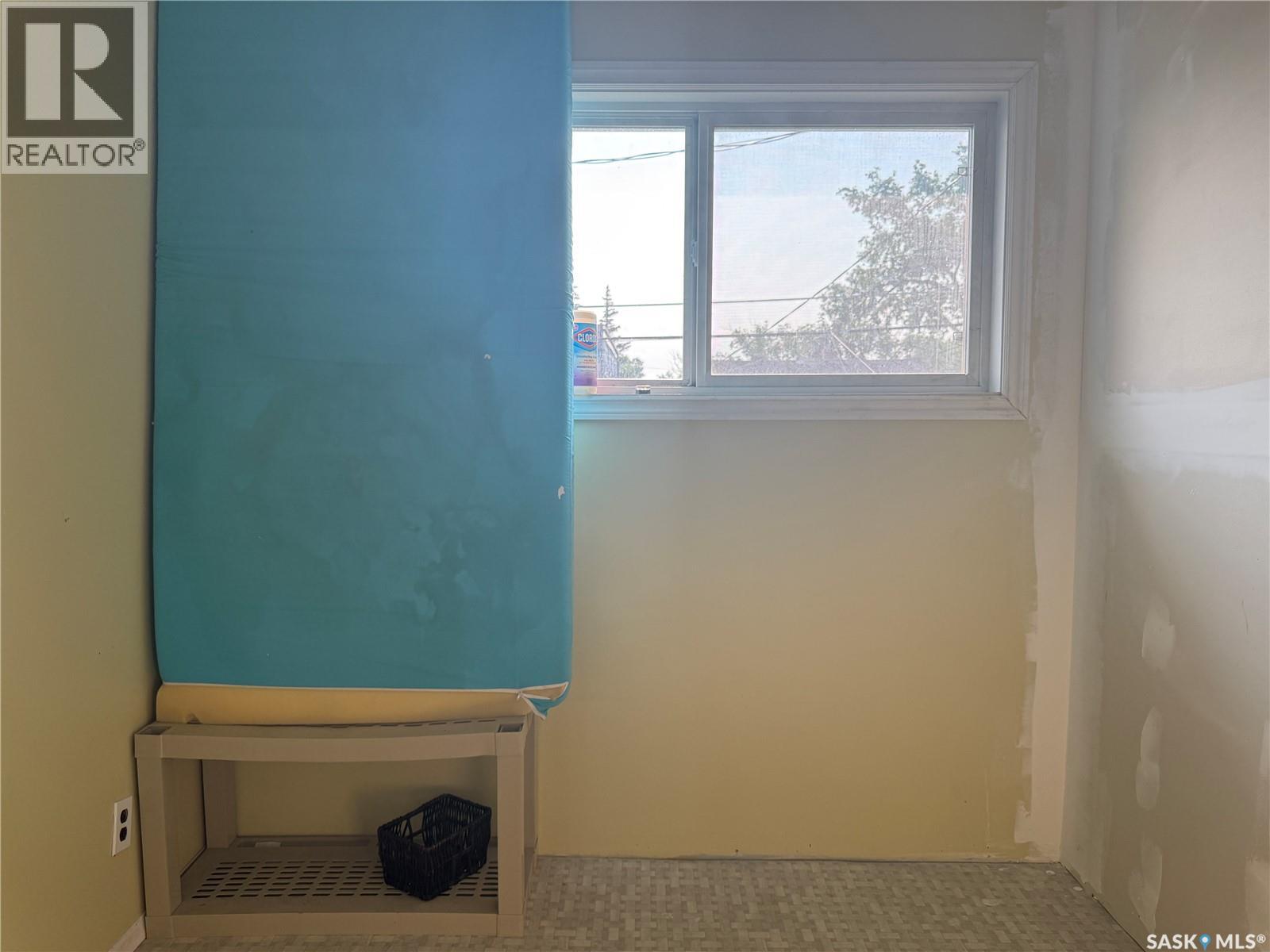 25 Home STREET W - Image 33