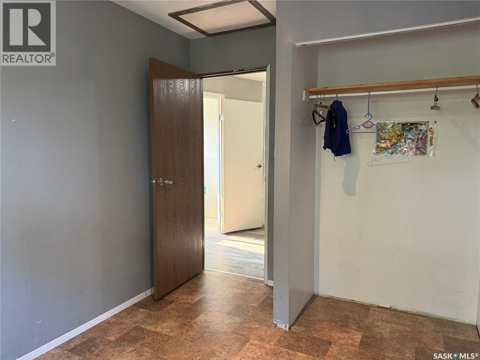 25 Home STREET W - Image 30