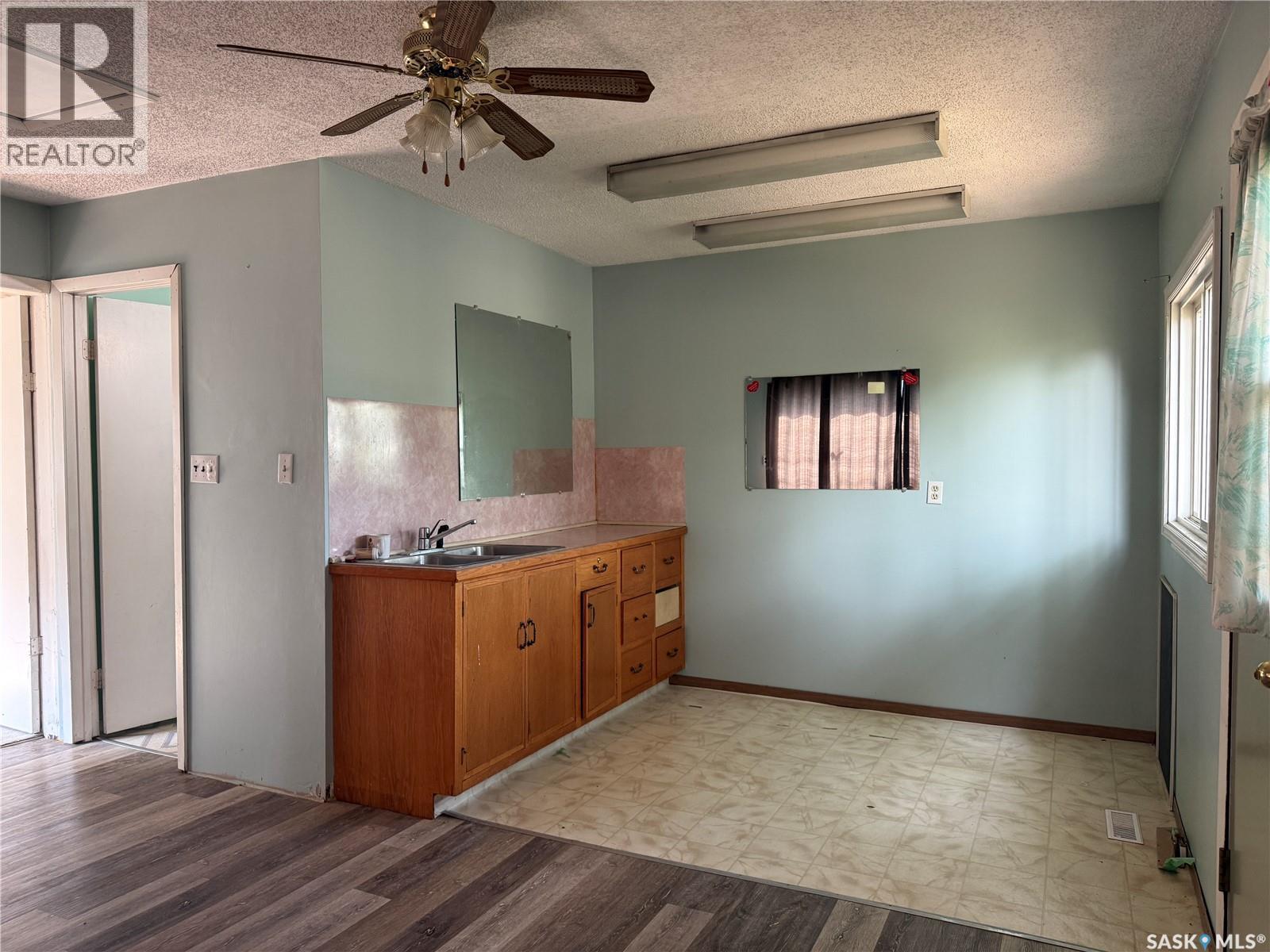 25 Home STREET W - Image 6