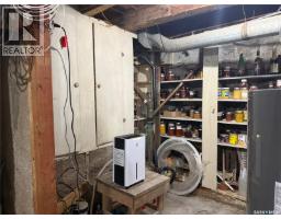 25 Home Street W, Moose Jaw, SK S6H4X2 Photo 36