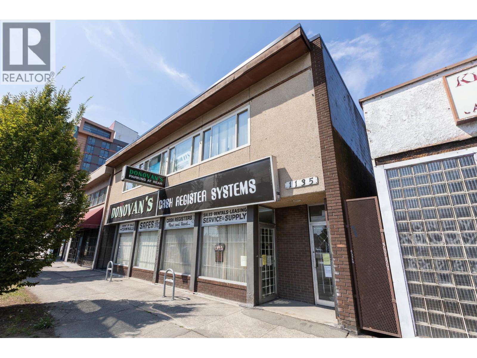 1135 E HASTINGS STREET