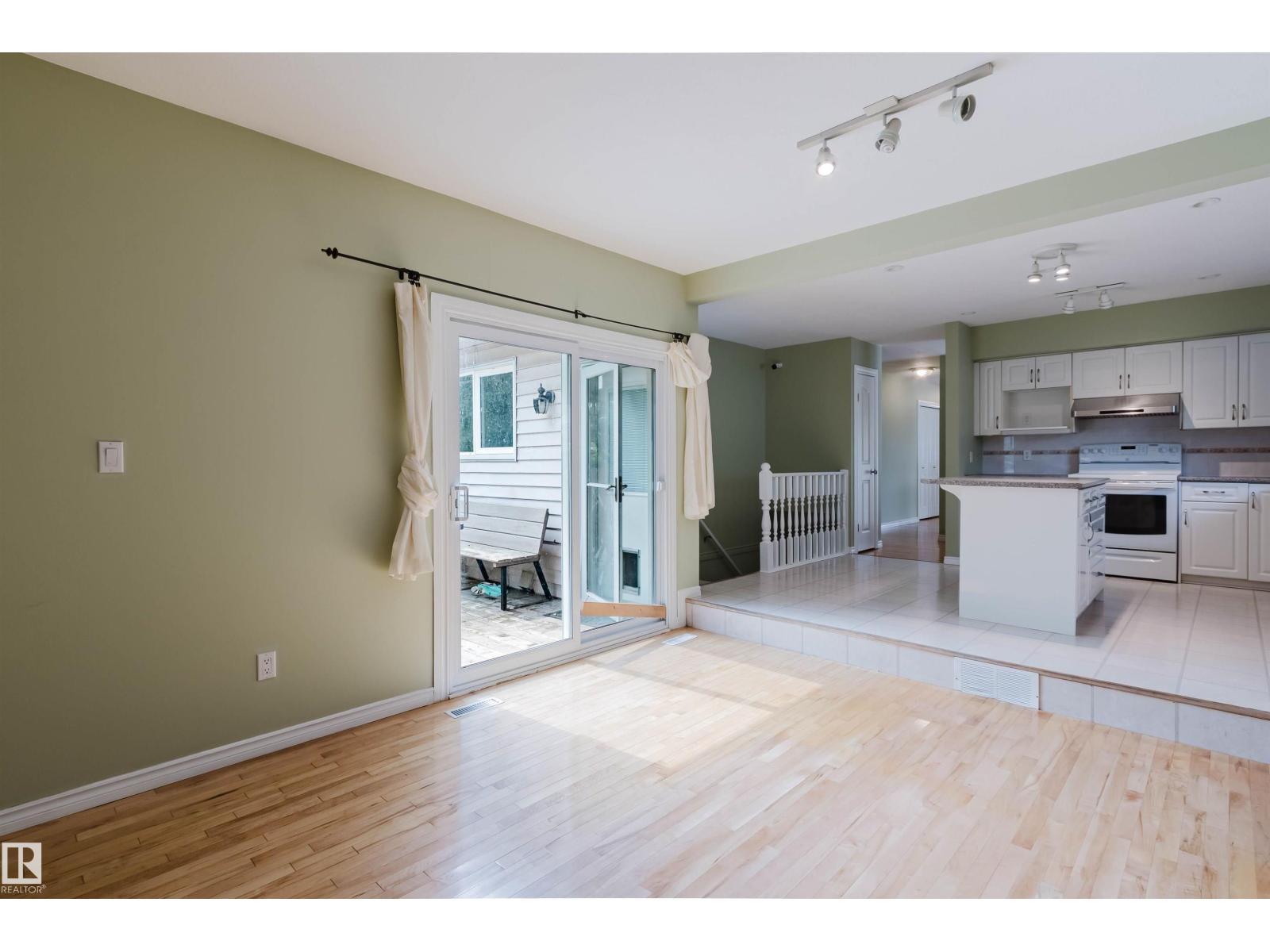 2439 112 ST NW - 38