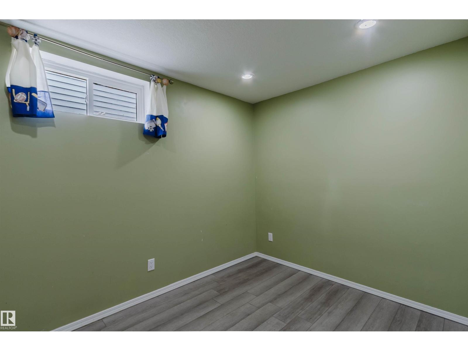 2439 112 ST NW - 44