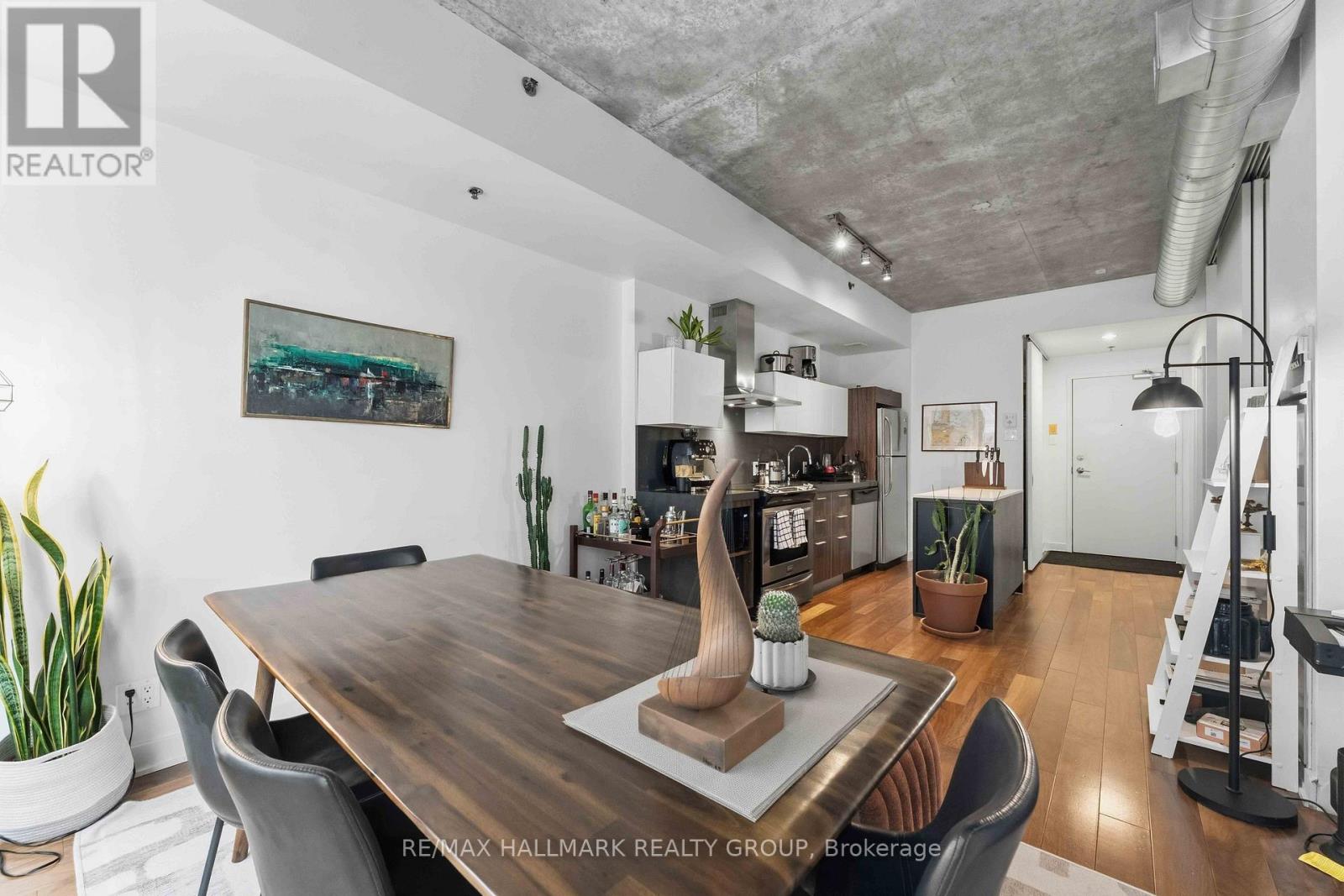 #313 360 MCLEOD STREET - 17