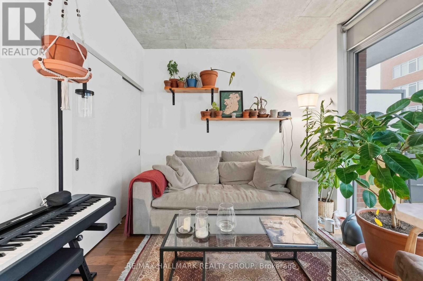 #313 360 MCLEOD STREET - 18
