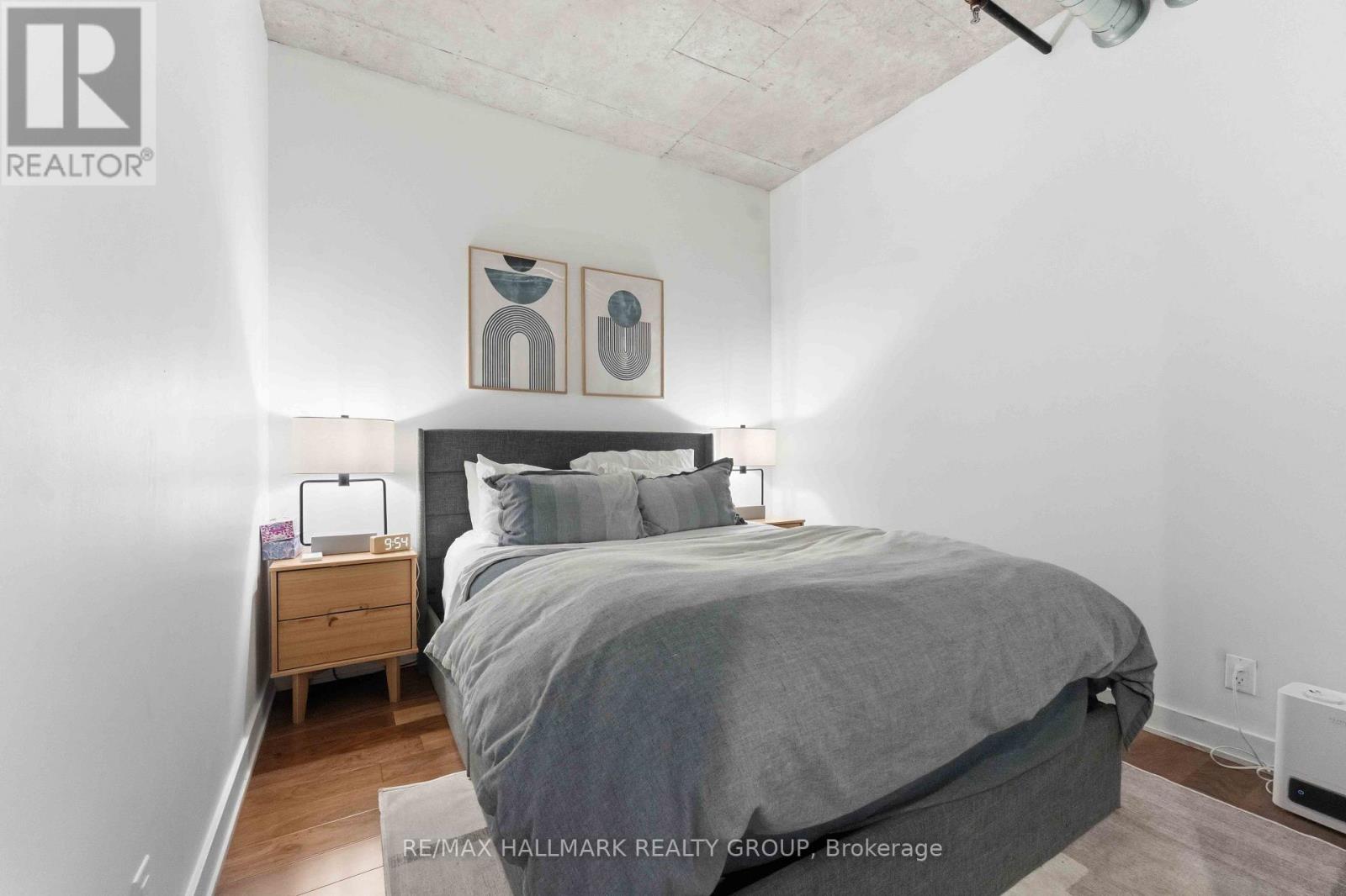 #313 360 MCLEOD STREET - 23