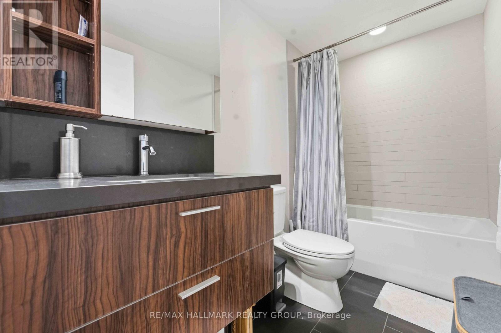 #313 360 MCLEOD STREET - 25