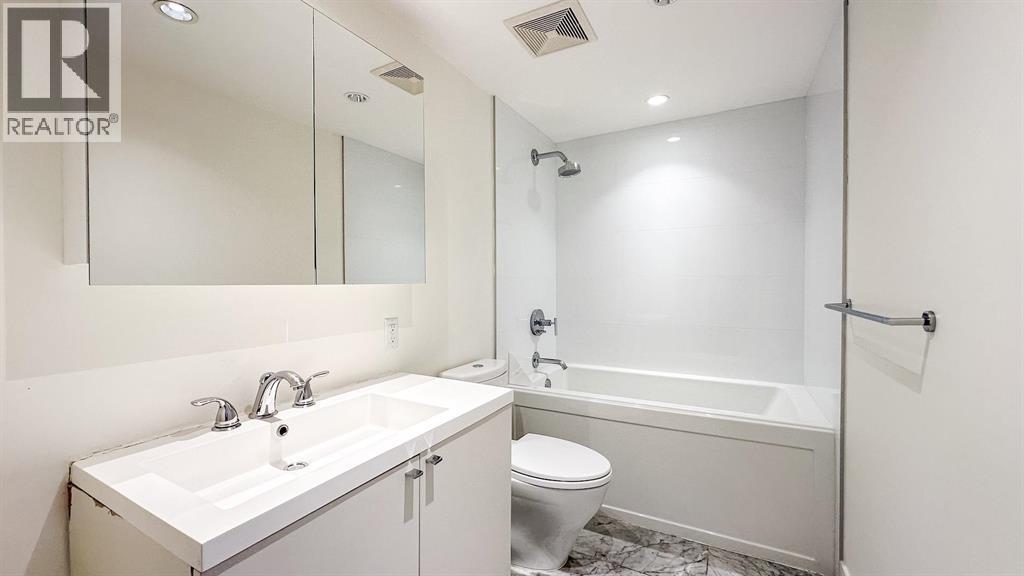200 4355 W 10 AVENUE, Vancouver